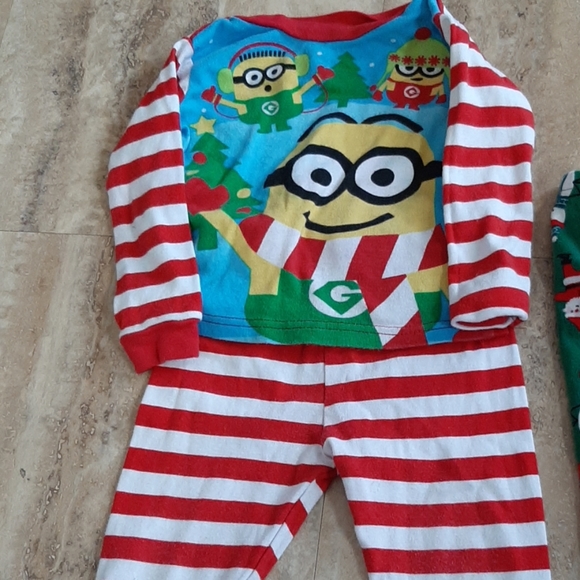 Minion pajama set with extra pants - Picture 4 of 5